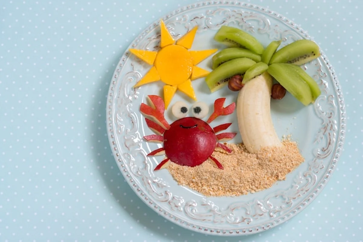 Deser owocowy z kiwi, bananem i gruszką