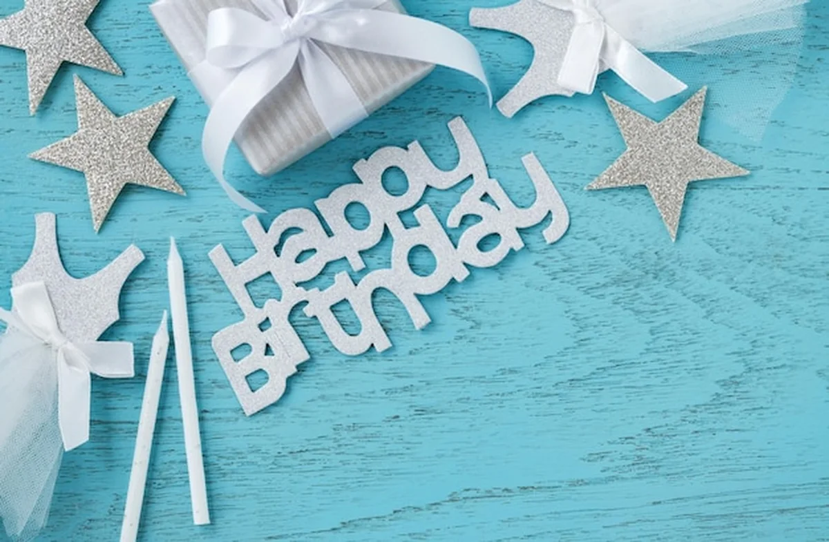 Piękna kartka urodzinowa z balonami i ramką