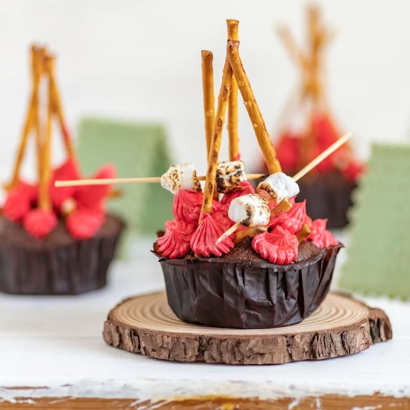 Ciasto na ognisku urodzinowym dziecka