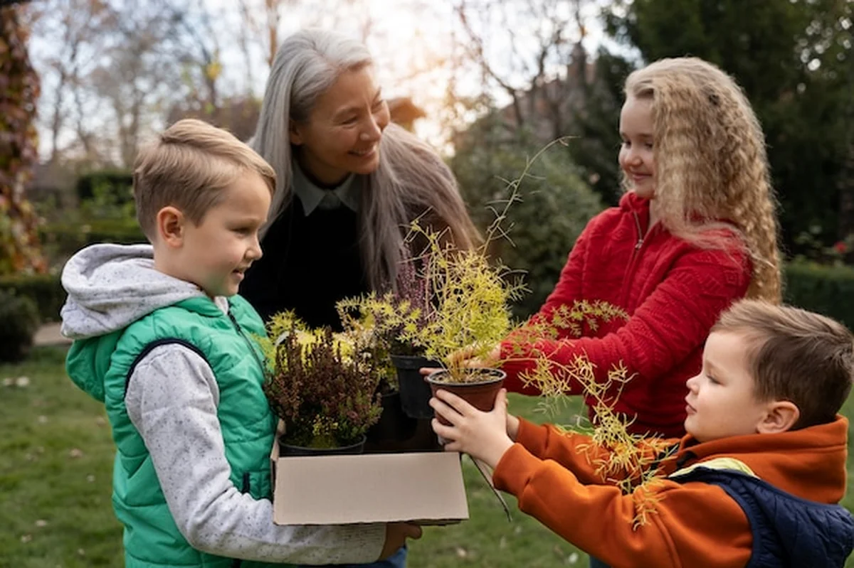Dzieci uczą się o środowisku w przedszkolu