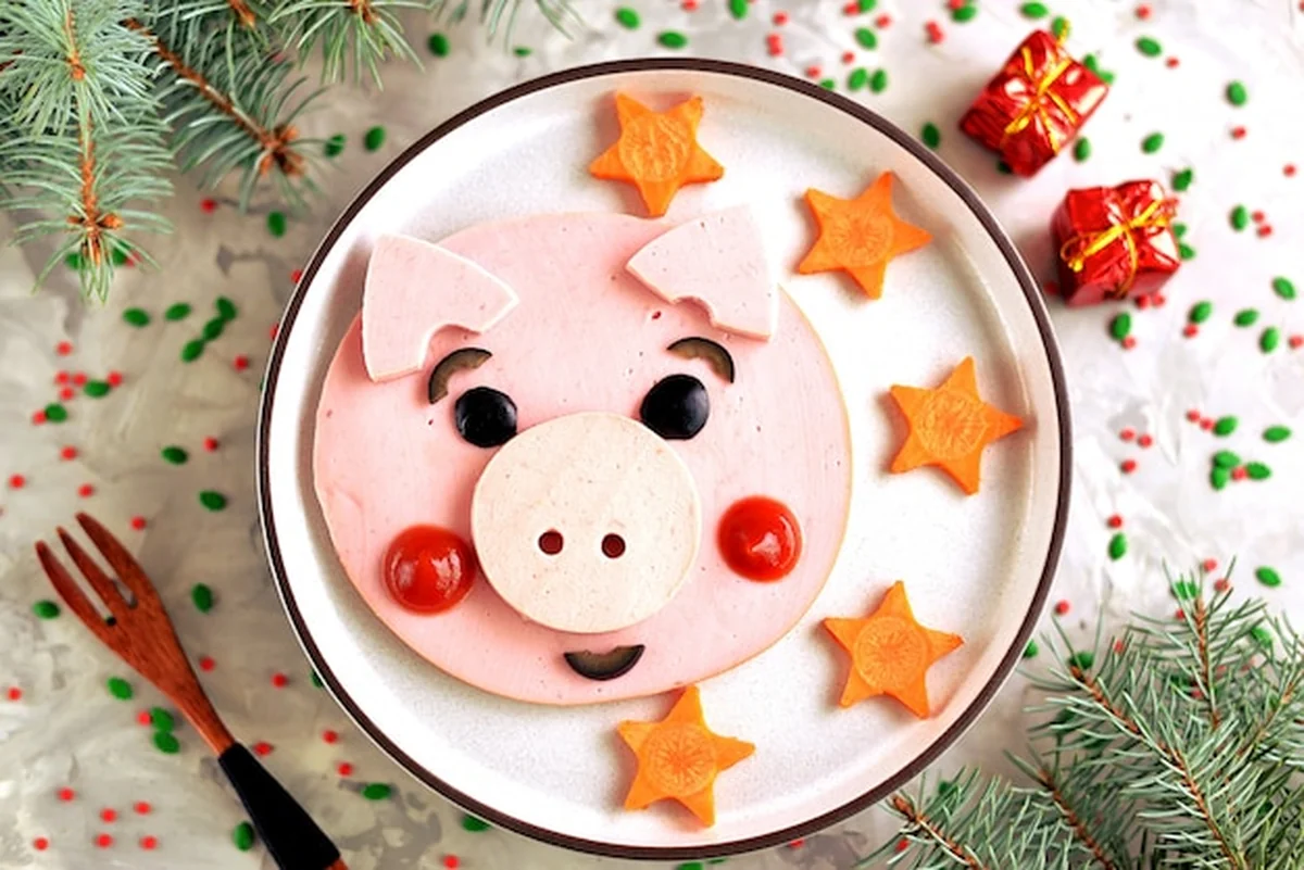 Uroczą karma dla świń na śniadanie dla dzieci, widok z góry